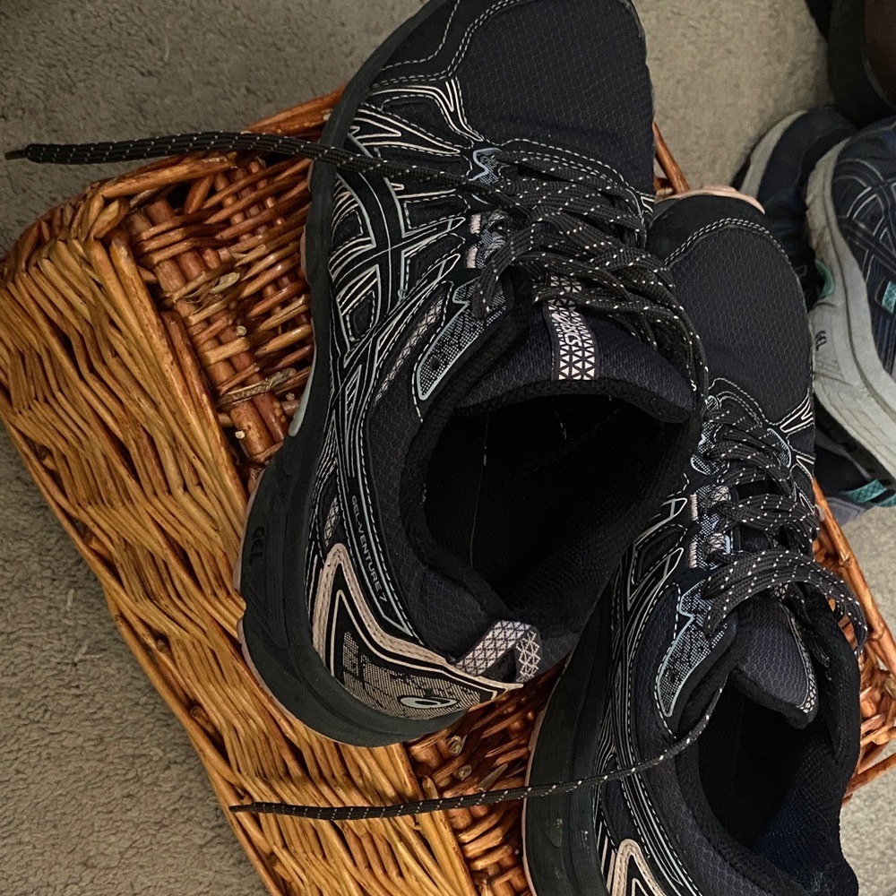 ASICS Black Athletic Running Sneakers - Reflective Accents